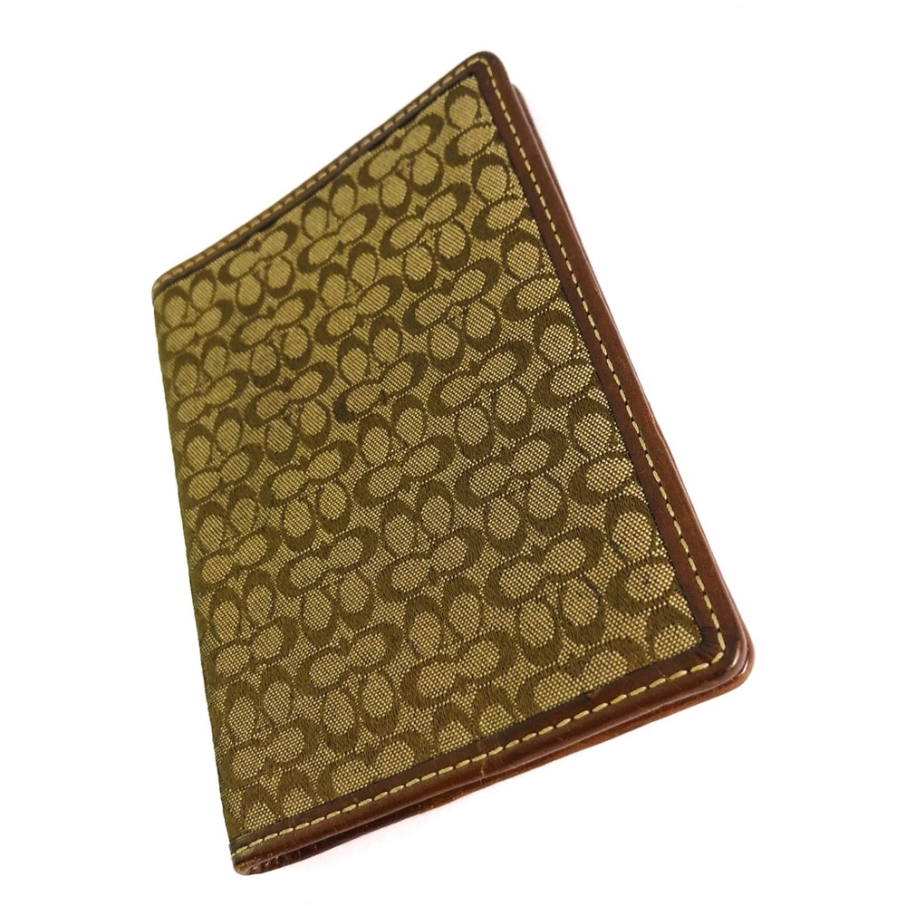 🤎 COACH Passport Cover 🤎
